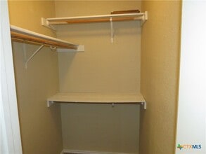 Building Photo - 1602 Benttree Dr