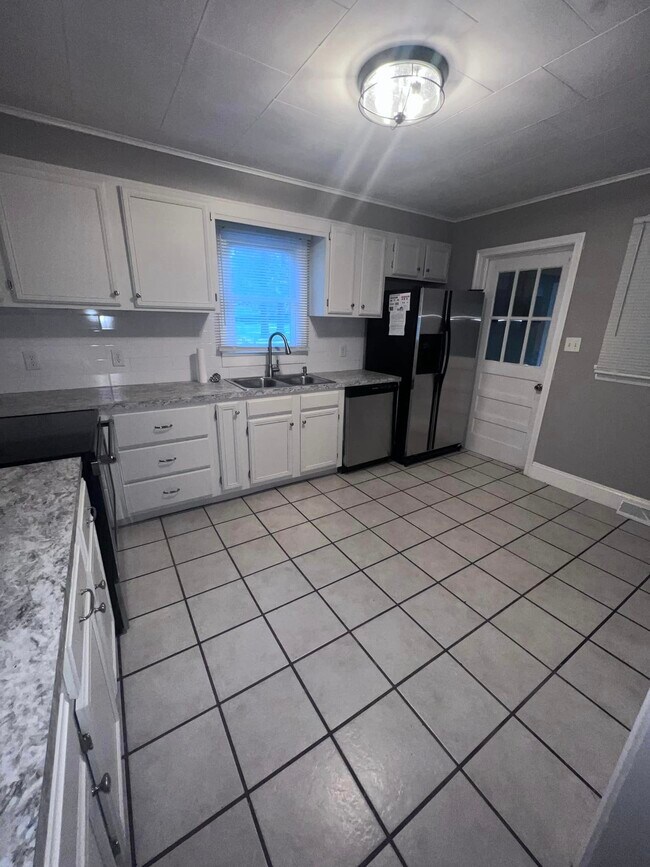 Foto del edificio - 212 Forestdale Dr