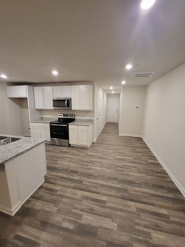 Foto del edificio - Stunning Brand New Townhome in Salisbury