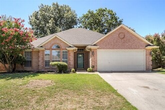 Building Photo - 1025 Westgrove Dr