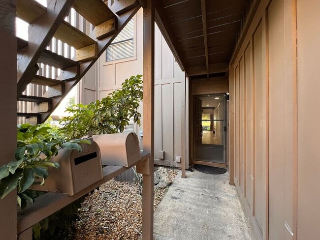 Foto del edificio - 5409 Pine Creek Dr