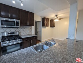 Building Photo - 633 N Sweetzer Ave