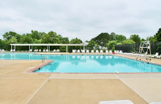 Foto del edificio - Just Updated & REDUCED PRICING - Ready NOW...