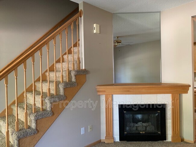 Building Photo - 1109 S 52nd St