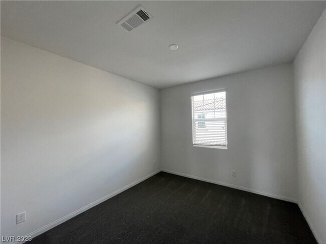 Foto del edificio - 614 Sedum Ave.