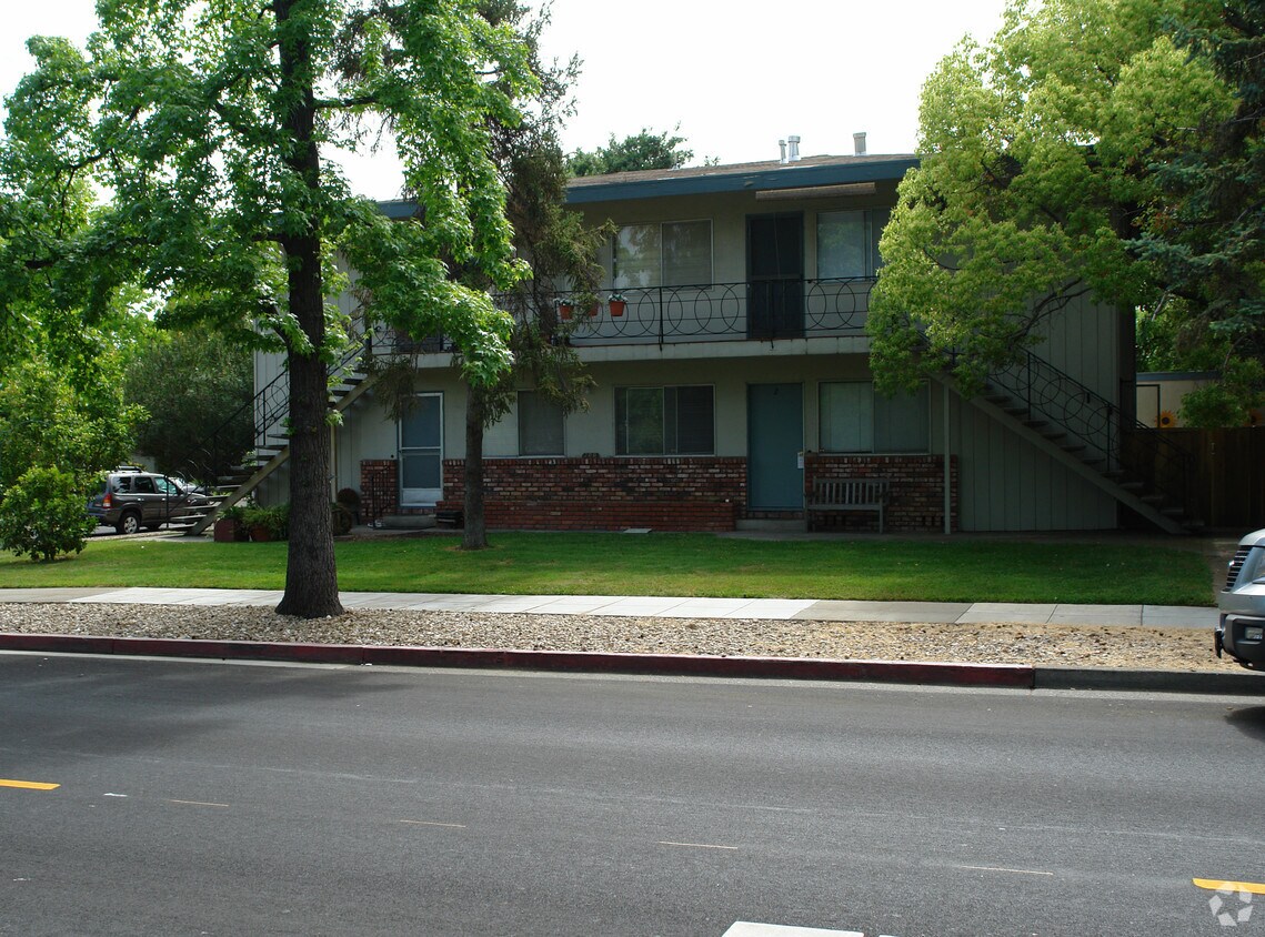200 Carlton Ave, Los Gatos, CA 95032 Apartments in Los Gatos, CA