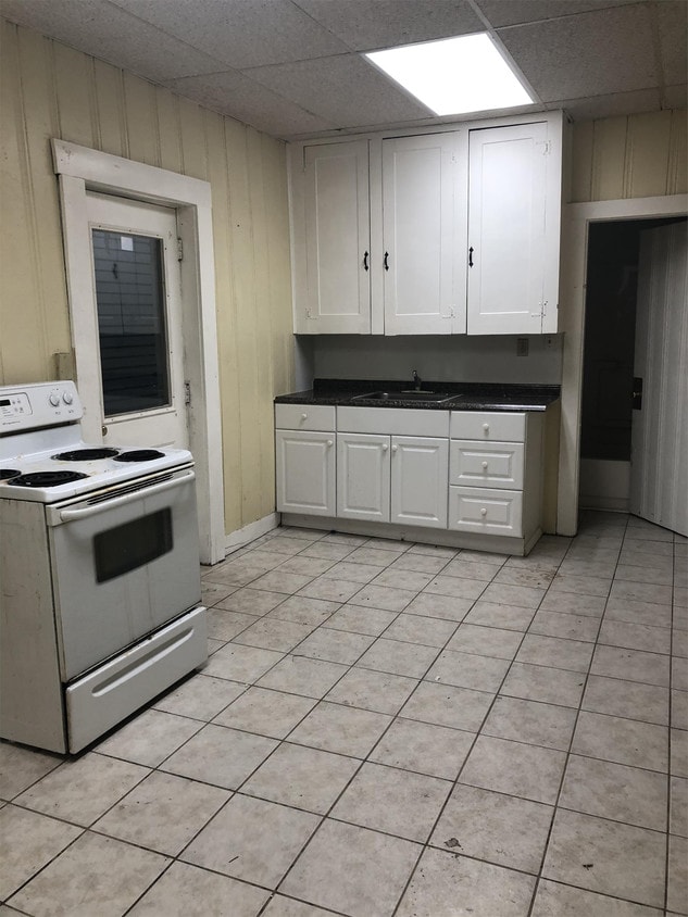 34 Nichols St Unit 1A, Gardner, MA 01440 Room for Rent in Gardner, MA