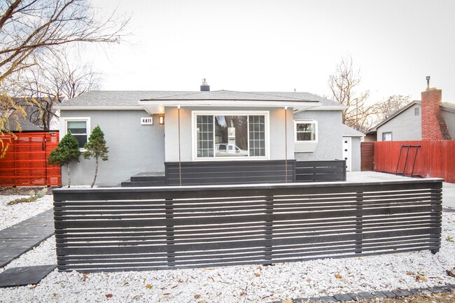 Building Photo - 4811 W Rose Hl St