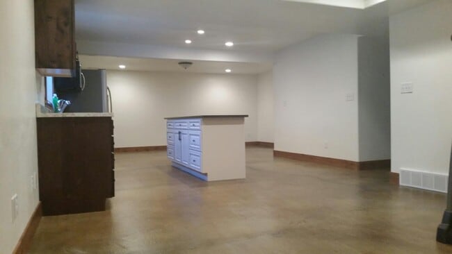 Building Photo - 5294 Bridle Cir