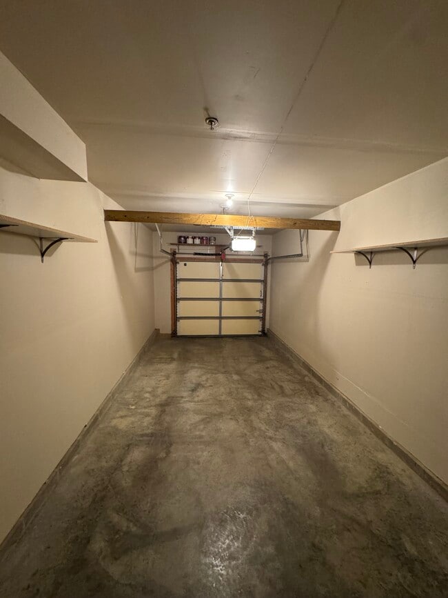 Building Photo - 496 Pinnacle Way