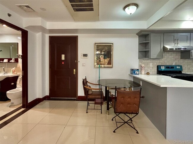 Foto del edificio - 132-29 Blossom Ave