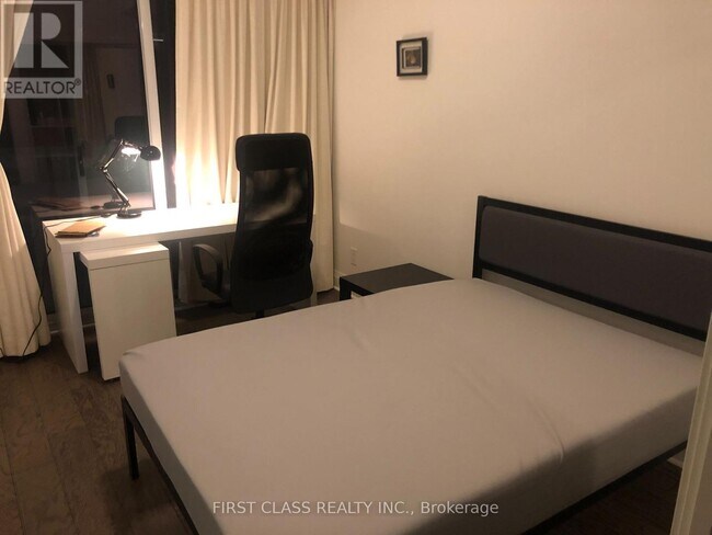 Photo du bâtiment - 1080 Bay St.