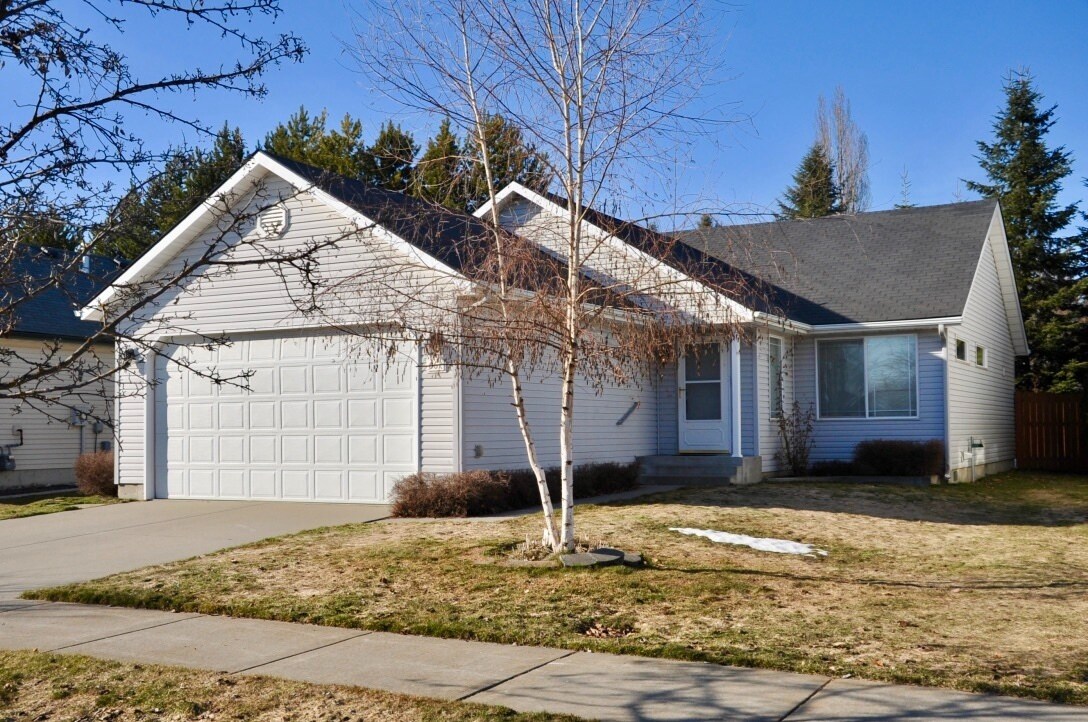 Primary Photo - 3 bed 2 bath rancher with A/C