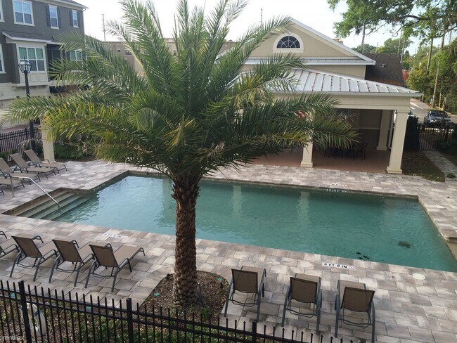 Building Photo - 4 br, 3.5 bath Townhome - 524 Lanark Ct