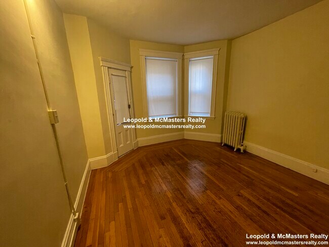 Building Photo - 12 Royce Rd