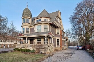 Building Photo - 1108 Lake Ave
