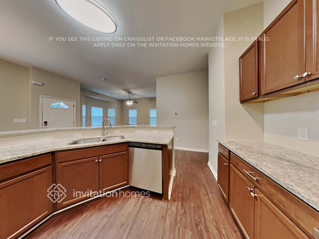 Foto del edificio - 8216 Kerrybrook Cir