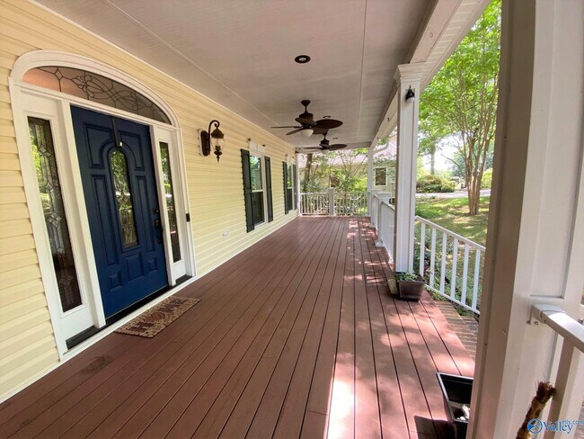 Building Photo - 10103 Shadow Wood Dr SE