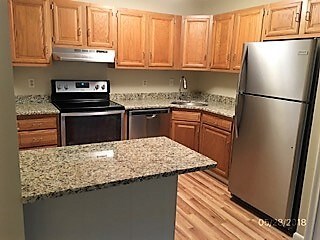 Primary Photo - 704 Twin Circle Dr
