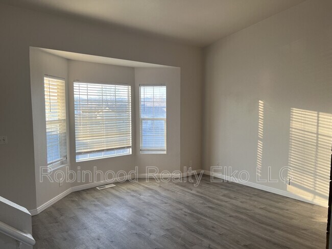 Foto del edificio - 1515 Glenmoor Dr