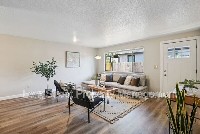 Building Photo - 5726 SE 83rd Ave