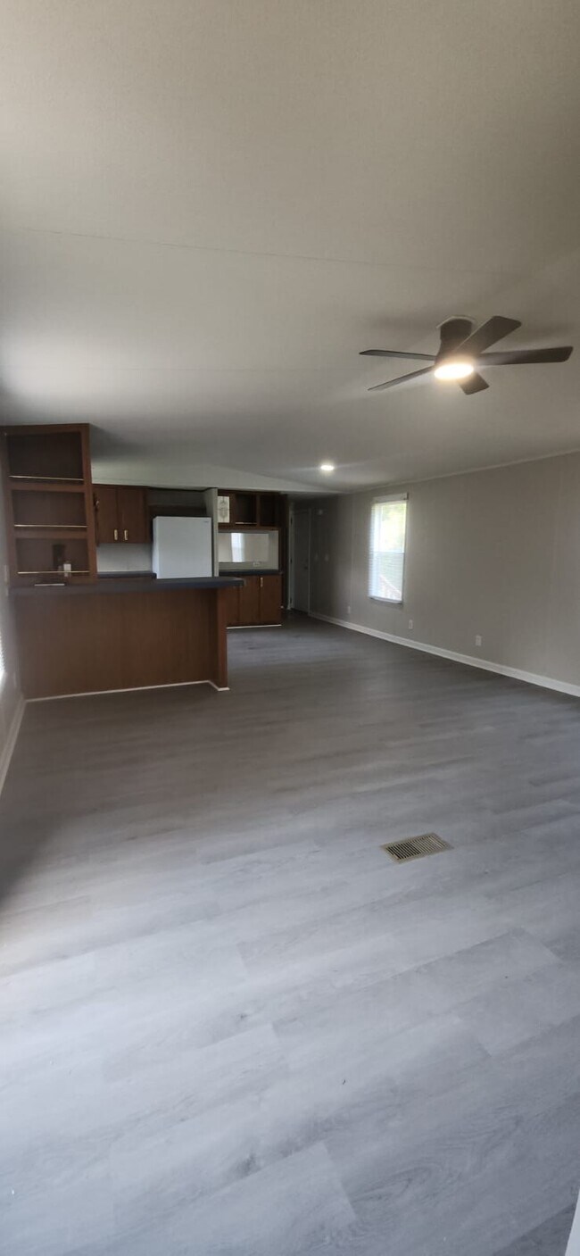 Building Photo - 19 Whispering Pines Cir