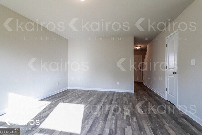 Building Photo - 813 Dove Tree Ln