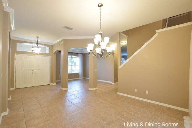 Foto del edificio - LIMITED TIME SPECIAL!!!  Elegant 5-Bed, 3....