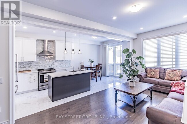 Building Photo - 50 Drizzel Cres