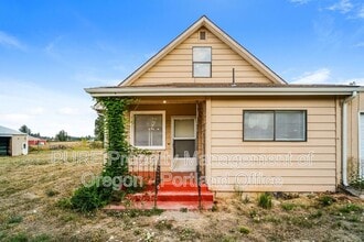 Building Photo - 32125 SE Hinman Ave