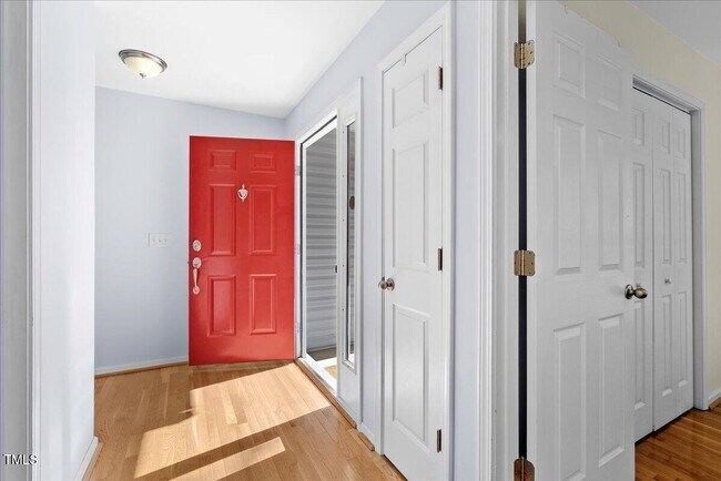 Foto del edificio - 624 Deacon Ridge St