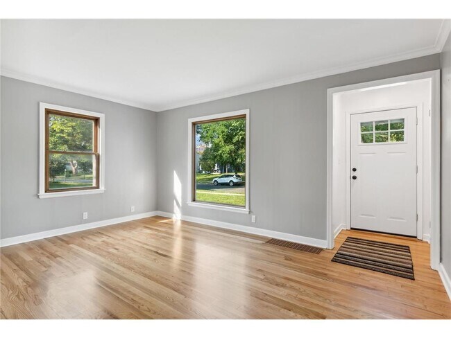 Building Photo - 3029 Edgewood Ave S