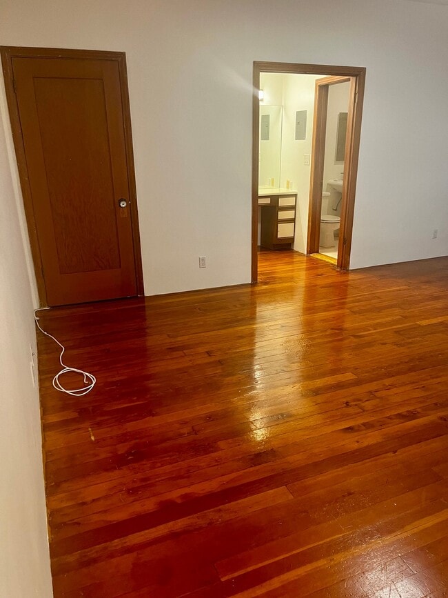 Photo - 636 Burnside Ave Apartment