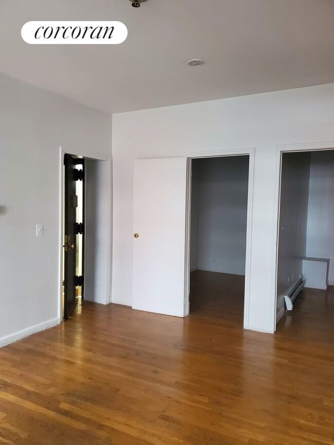 Building Photo - 295 Broadway