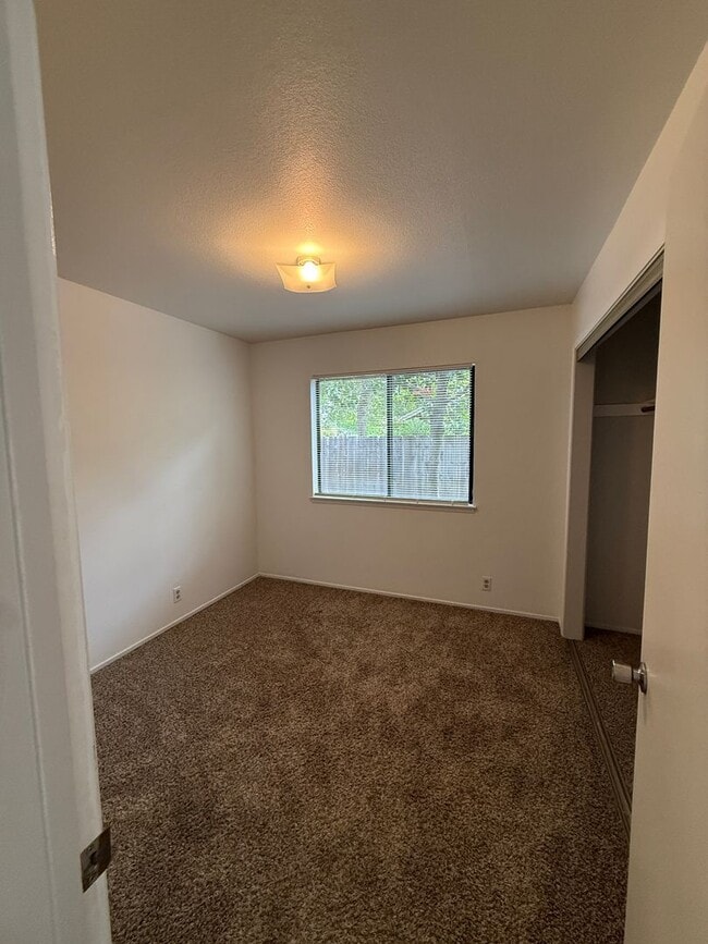 Foto del edificio - Beautiful 3 Bed, 2 Bath Home in Prime Location