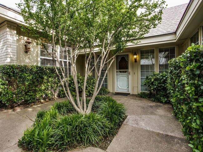Building Photo - 10524 Barrywood Dr