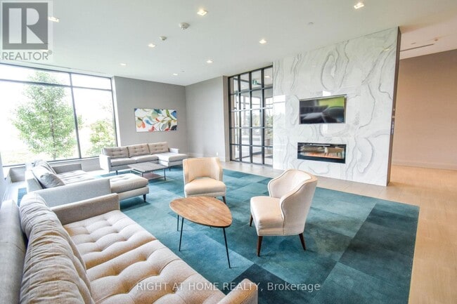 Building Photo - 555 William Graham Dr