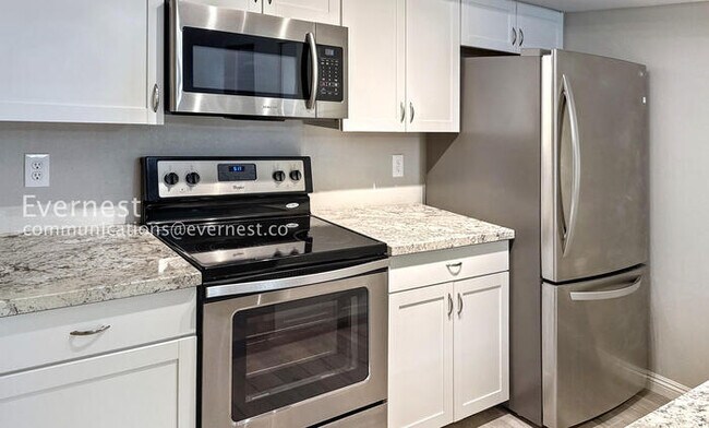 Foto del edificio - 1920 W Lindner Ave