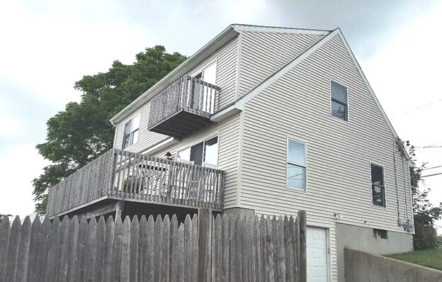 Foto del edificio - 433 Wolcott Ave