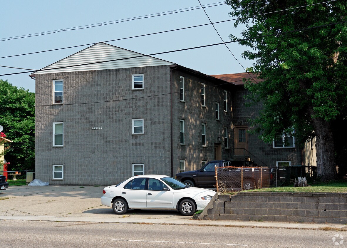 Foto principal - 5206 Maccorkle Ave