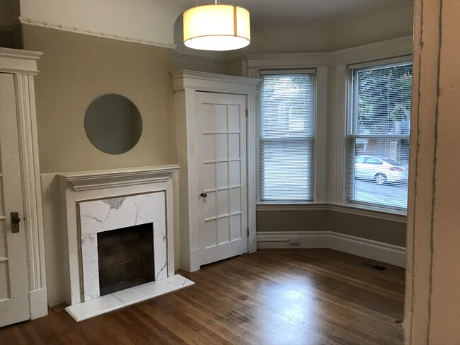 Building Photo - 640 Ashbury St