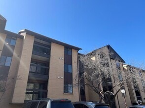 Building Photo - 2244 N Canyon Rd