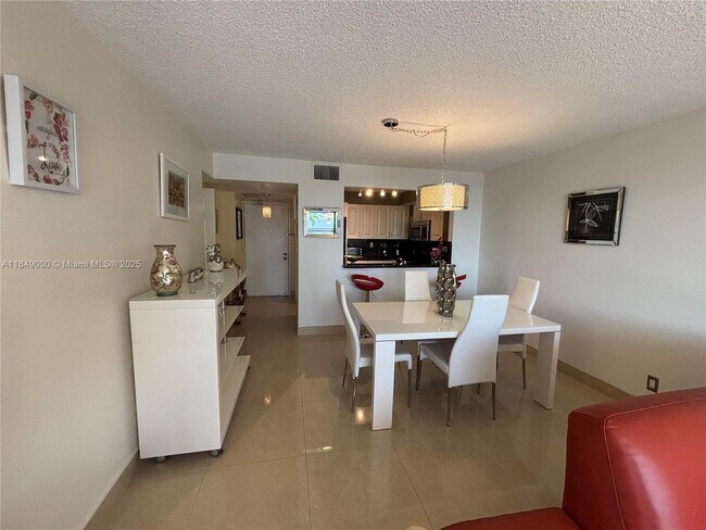 Foto del edificio - 3031 N Ocean Blvd