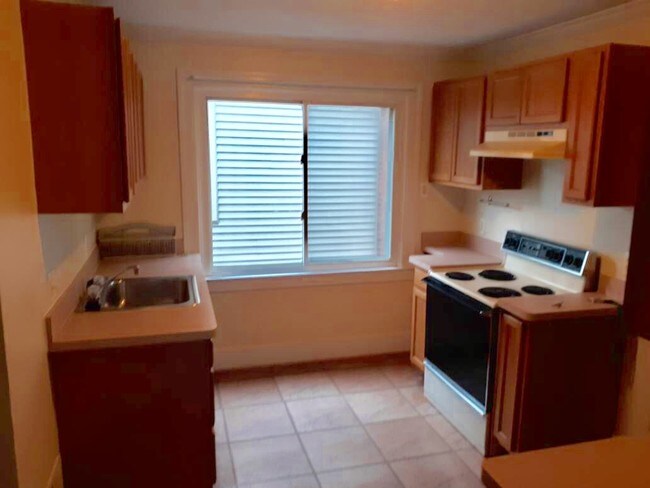 Foto del edificio - 1358-1360 Beaconsfield Ave