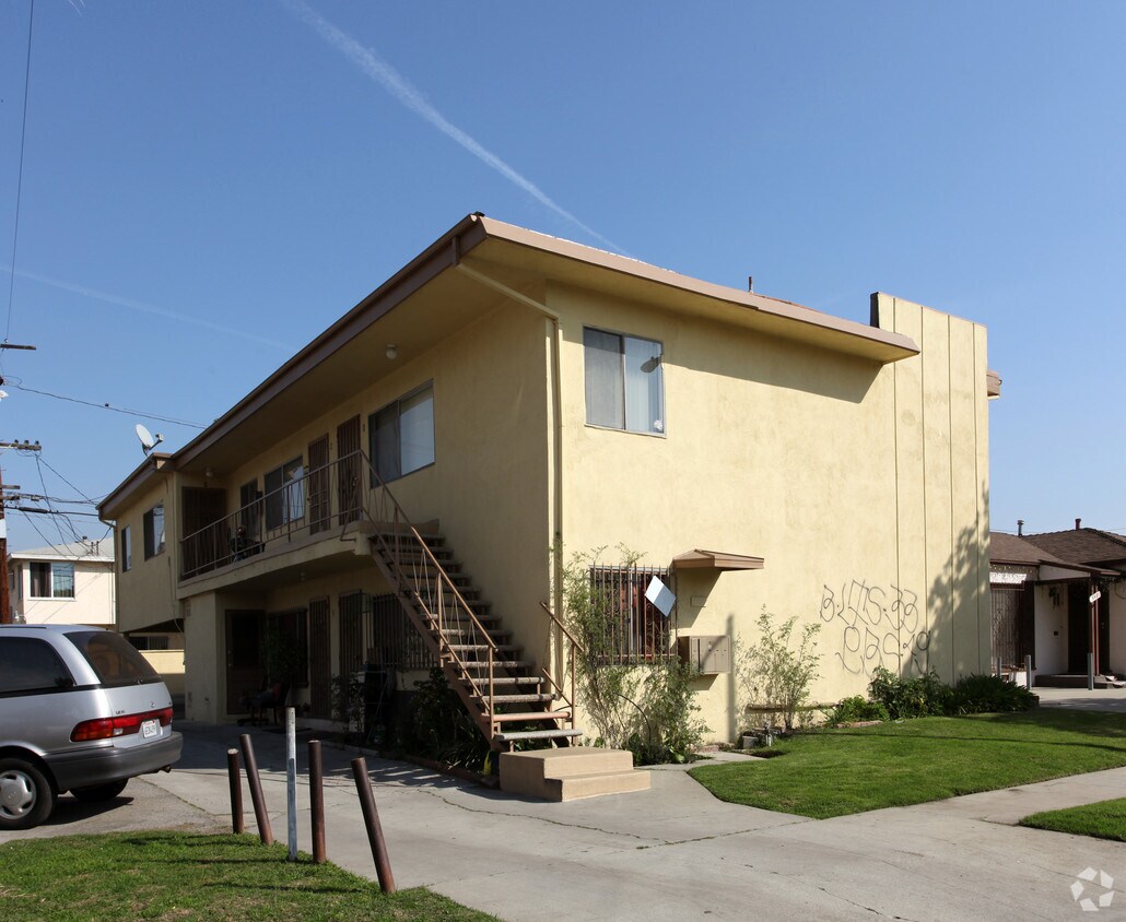 Primary Photo - 5941 Comey Ave