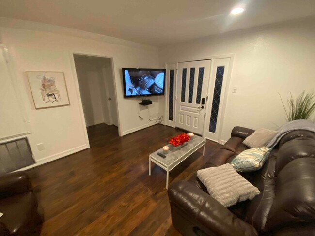 Foto del edificio - 3131 Cummins St