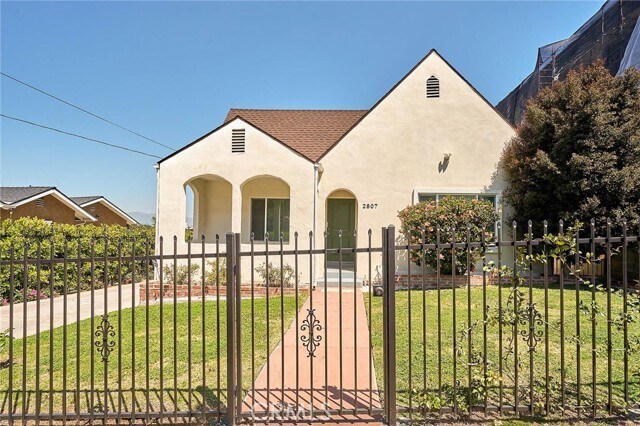 Foto del edificio - 2807 E 6th St
