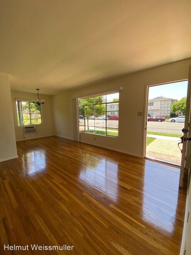 Foto del edificio - 4464 Hazeltine Ave