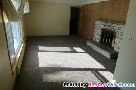 Building Photo - 660 Lone Oak Rd