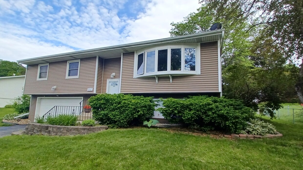 Front View - 2717 McKenna Blvd